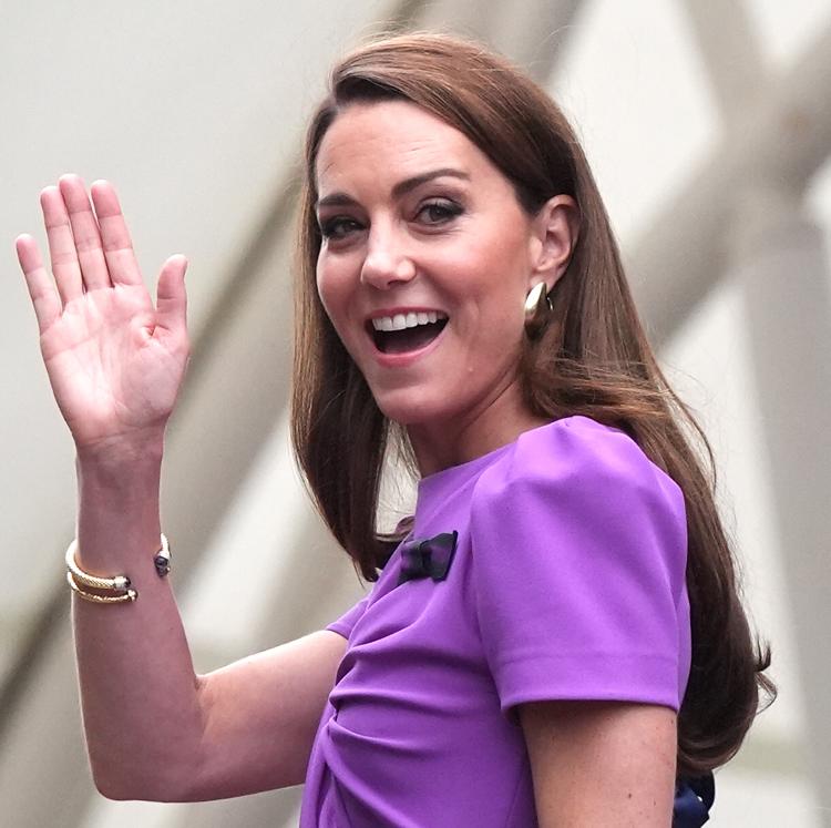 Kate Middleton con vestido morado./gtres