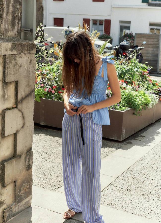 Blusa de rayas con elástico nido de abeja