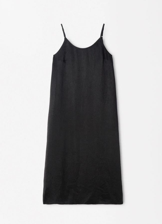 Vestido de tirantes negro de Parfois, 39,99 euros.