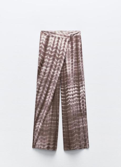 Pantalones estampados de Zara (35,99 euros)