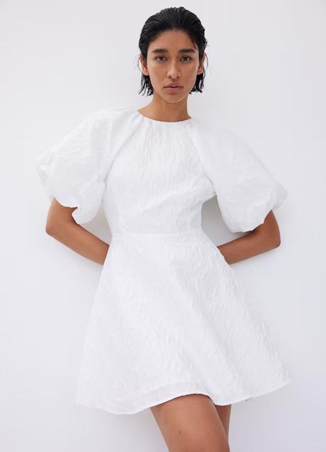 Vestido blanco de H&M (39,99 euros)