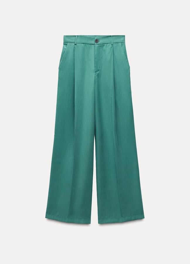 Pantalón fluido pinzas de Zara (25,95€)