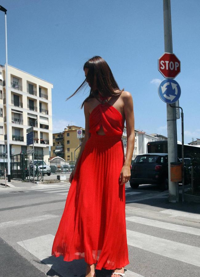 Vestido midi plisado color rojo