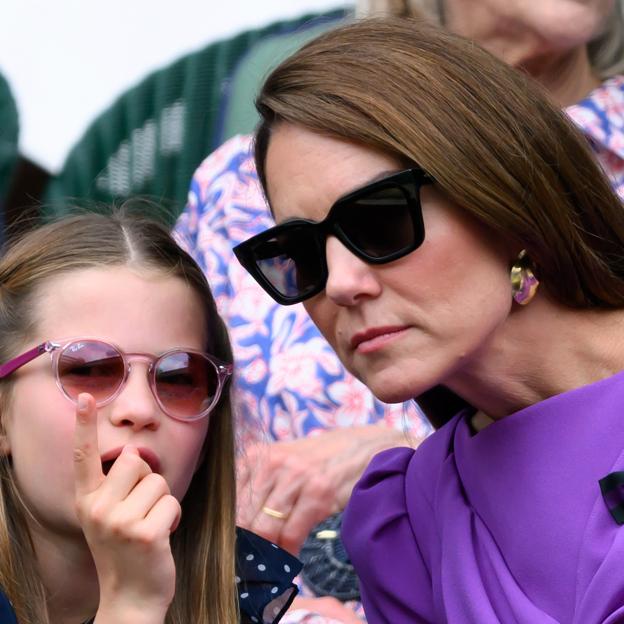 Kate Middleton con la princesa Charlotte, en Wimbledon. 