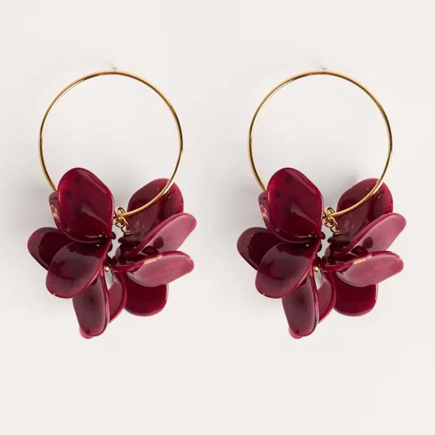 Pendientes con detalle flor de Malababa.