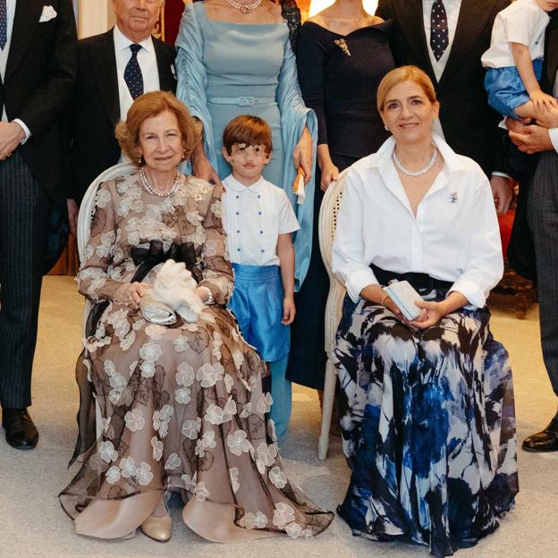 La infanta Cristina junto a la reina Sofía en la boda de Victoria López-Quesada.