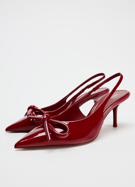 Zapatos rojos de Zara (29,99 euros)