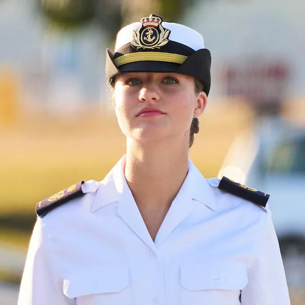 Leonor por fin navega: la sorprendente foto de la princesa en un velero con sus compañeros de la Escuela Naval de Marín