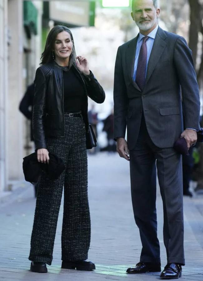 Los reyes Felipe y Letizia, a la salida de la celebración del 60 cumpleaños de la infanta Elena. (FOTO: LIMITED PICTURES)