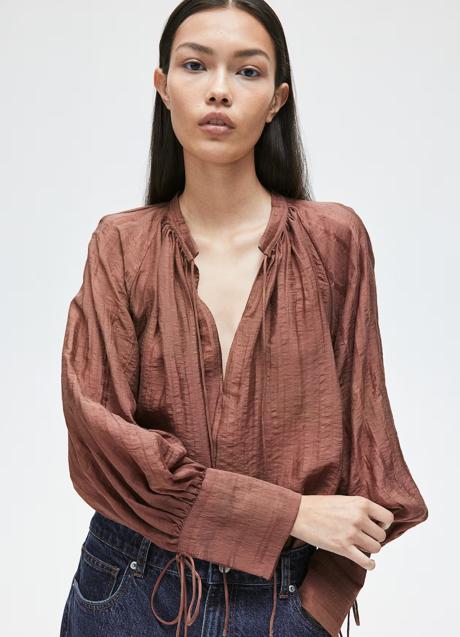 Blusa fluida de H&M (35,99 euros euros)