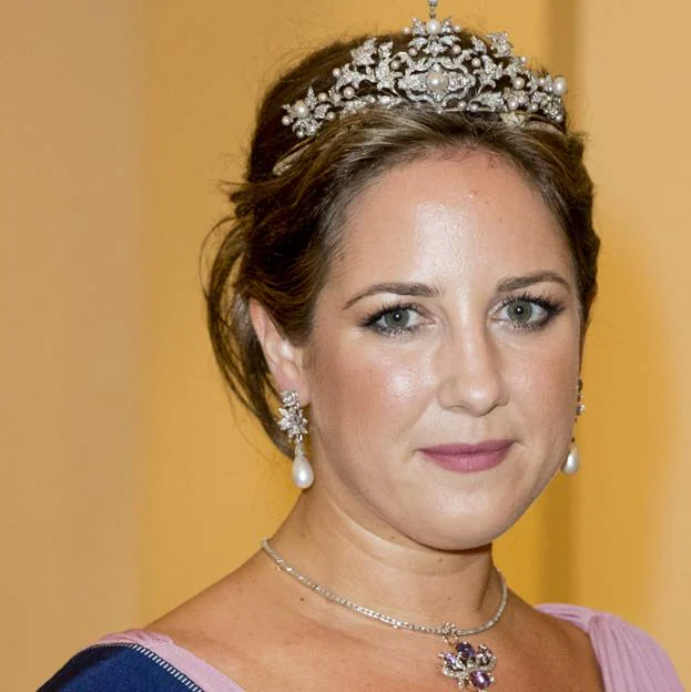 Qué tiara llevará Teodora de Grecia en su boda: diamantes, perlas y esmeraldas, el impresionante joyero que tiene a su disposición