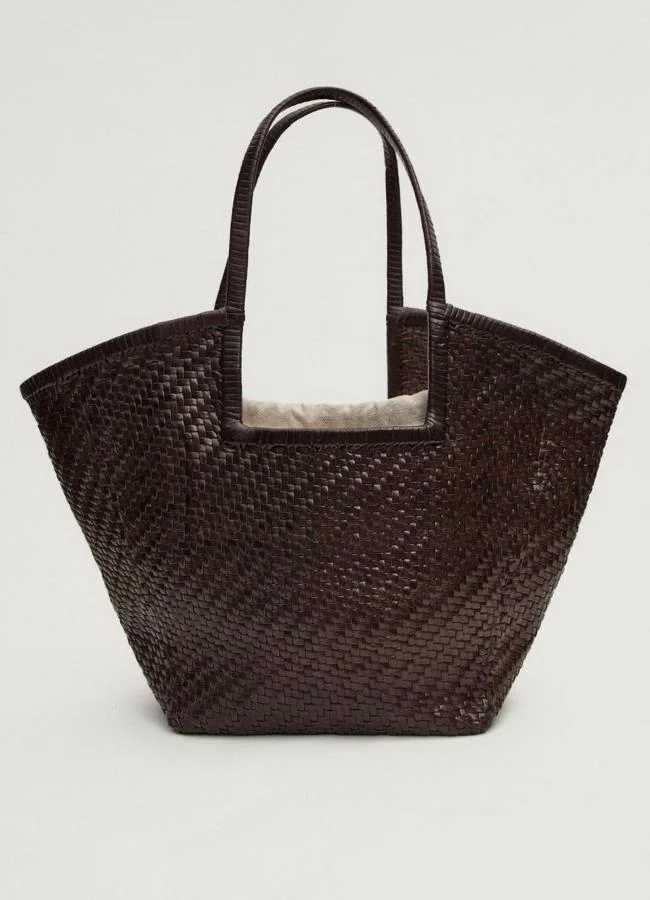 Bolso shopper trenzado de Massimo Dutti, 249 euros.