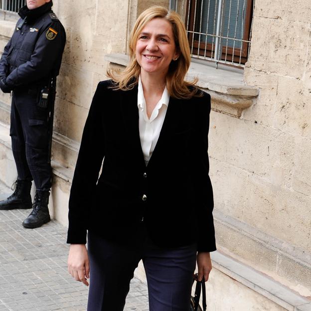 La infanta Cristina y el borrado de Iñaki Urdangarin al estilo Marichalar: los destinos paralelos de los ex y los hijos de las infantas