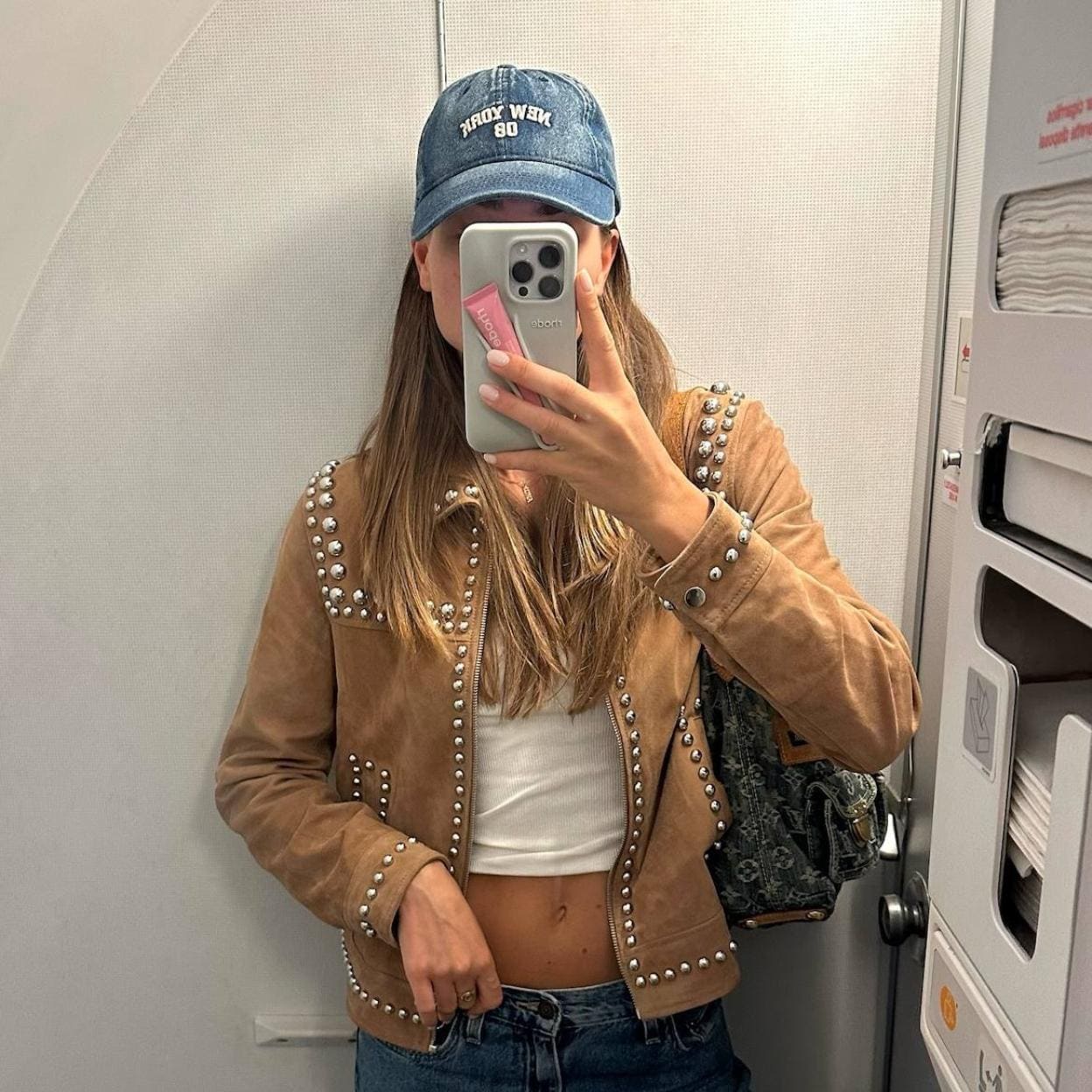 Las chaquetas con tachuelas que copiaras a las influencers este otono Mujerhoy