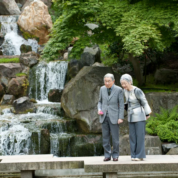 Los emperadores de Japón durante una visita a Londres. 