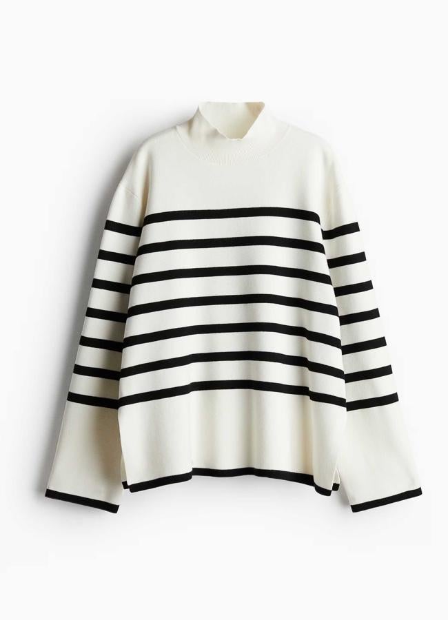 Jersey de punto con cuello perkins a rayas de H&M (35,99€)