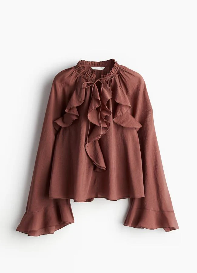 Blusa con volantes de H&M (39,99 euros).