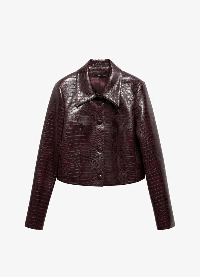 Chaqueta burdeos de cuero de Mango, 49,99 euros.