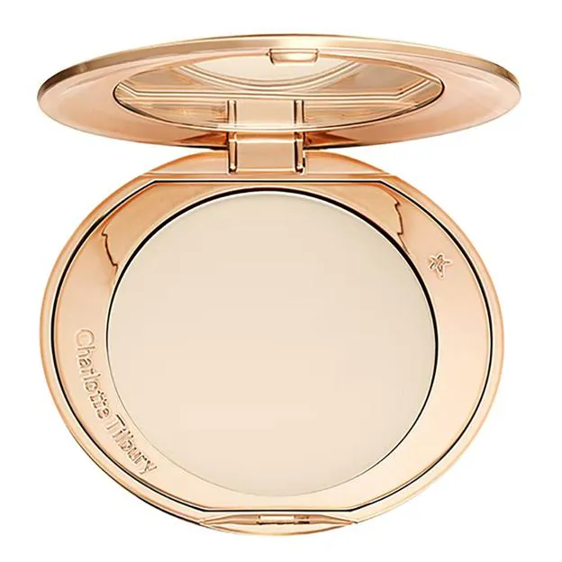 Airbrush Flawless Finish Powder de Charlotte Tilbury. Precio: 51,99 euros