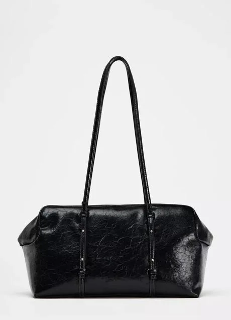 Bolso negro de Zara (29,95 euros)