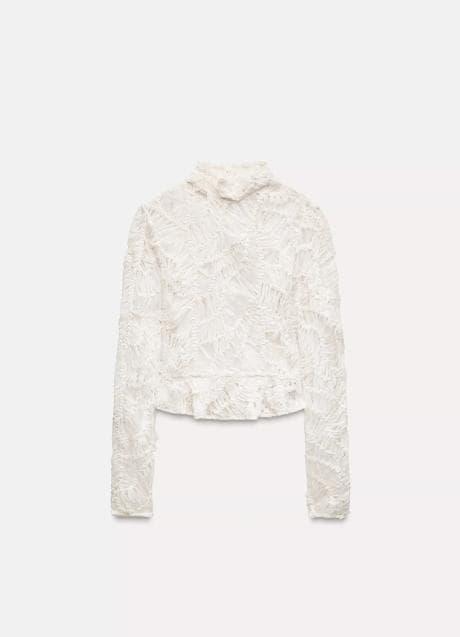 Blusa blanca de Zara (39,95 euros)