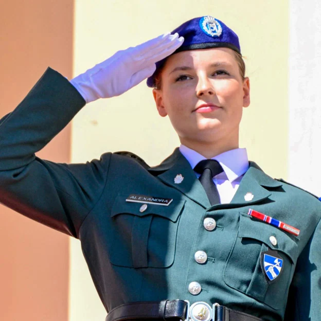 Ingrid Alexandra, con su uniforme militar de cadete. 