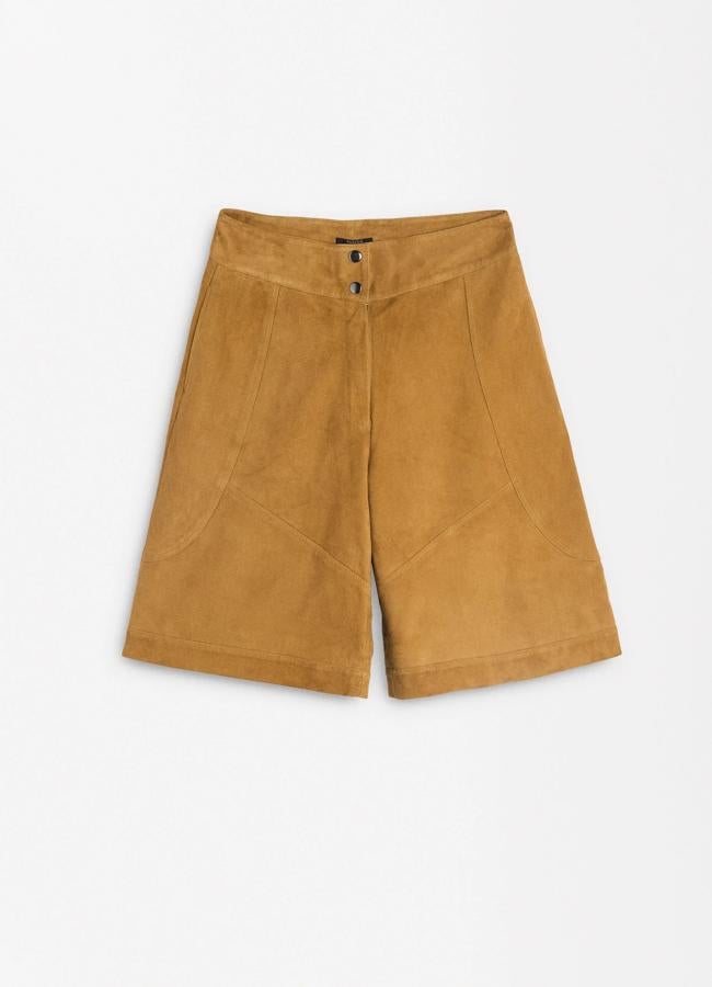 Pantalones de ante cortos de color marrón de Parfois, 89,99 euros.