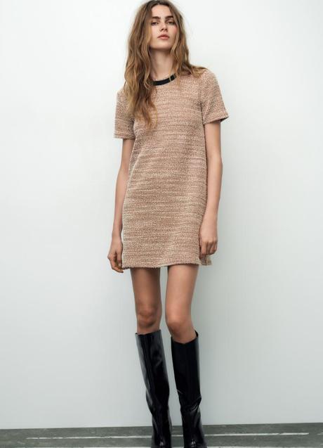 Vestido corto de Zara (22,99 euros)