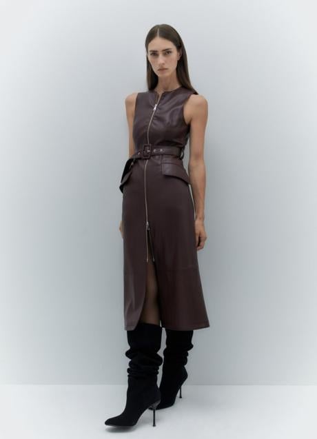 Vestido efecto piel de Sfera (59,99 euros)