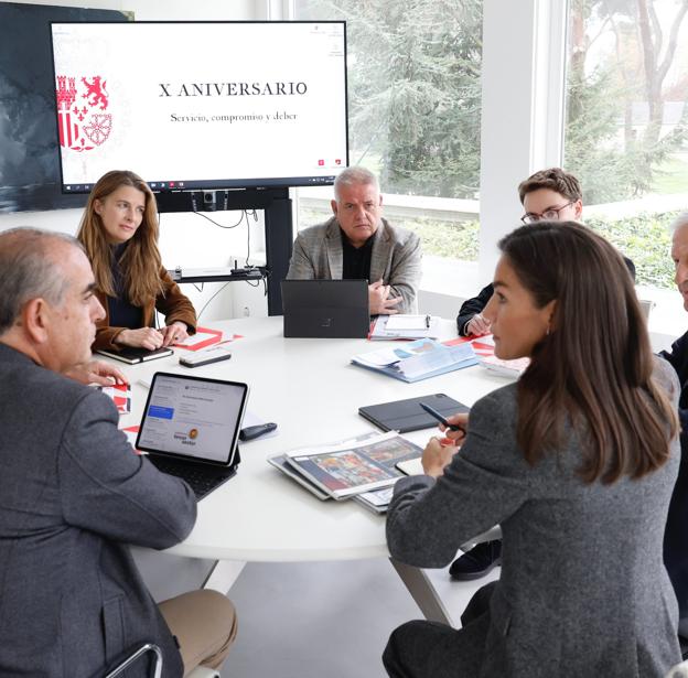 La reina Letizia, en la reunión con seis entidades sociales para analizar la asistencia a los afectados por la DANA en Valencia. 