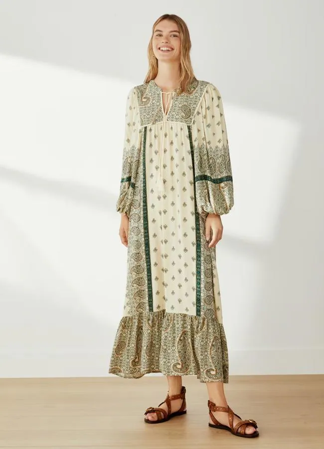 Vestido largo blanco de El Corte Inglés, 55,99 euros.