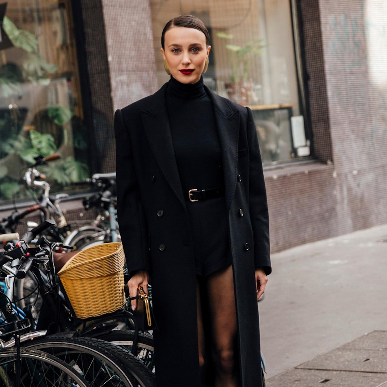 Cómo llevar shorts con medias: el look alternativo para las que huyen de las faldas en invierno