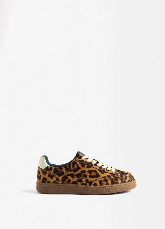 Zapatillas deportivas con estampado de leopardo de Parfois.