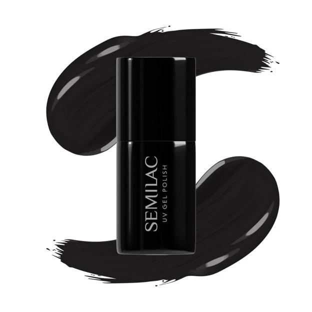 Esmalte de uñas en negro de Semilac.