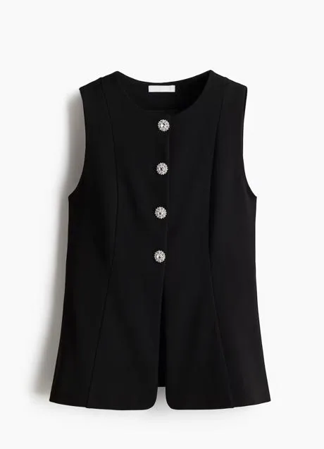 Chaleco negro de H&M (19,99 euros)