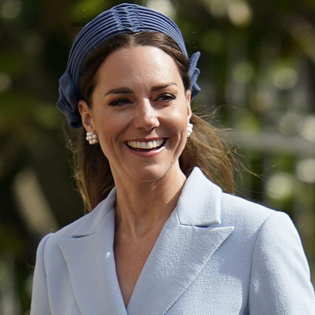 Kate Middleton con los pendientes de Cassandra Goad.