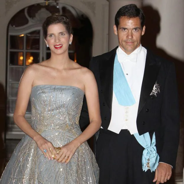 Margarita Vargas y Alfonso de Borbón en la boda de Alberto y Carléne de Mónaco.