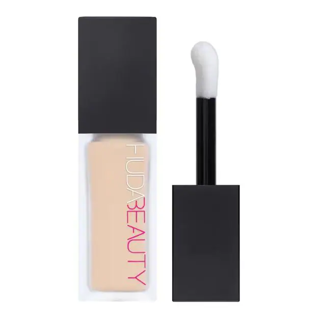 #FAUXFILTER Luminous Matte Liquid Concealer de Huda Beauty. Precio: 31,99 euros