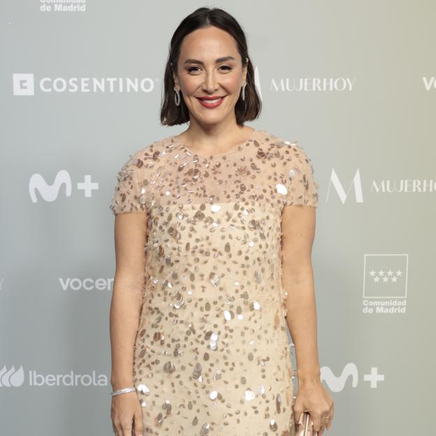 Tamara Falcó arrasa con el look de invitada boho más especial: un estilismo de dos piezas y joyas con mucha personalidad