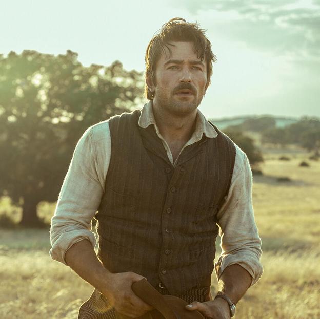 Brandon Sklenar como Spencer Dutton en una imagen de la segunda temporada de la precuela de Yellowstone, 1923.