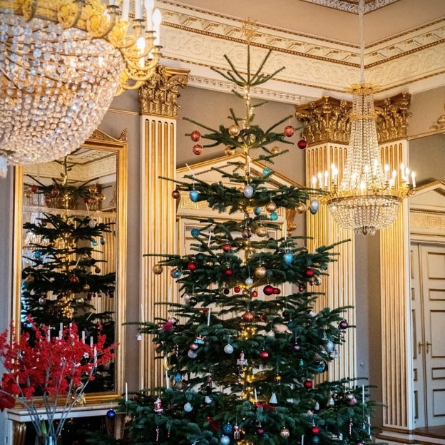 El polémico árbol de Navidad de la familia real danesa. 