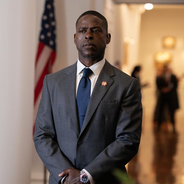 Sterling K. Brown en una imagen de Paradise, uno de los estrenos de series de enero y el regreso del creador de This is us, Dan Fogelman.