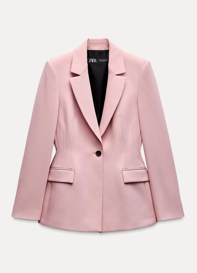 La blazer de Zara que lució la reina Letizia está agotada.