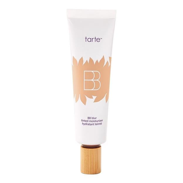 BB Blur Tinted Moisturizer de Tarte. Precio: 39,99 euros