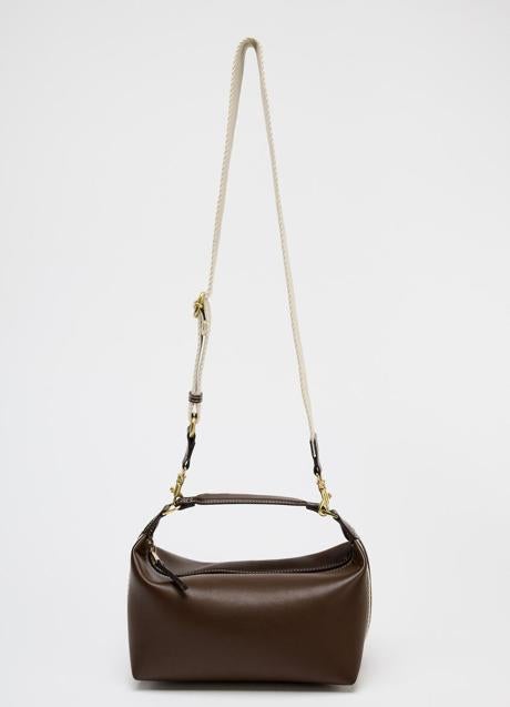 Bolso marrón de Zara (29,99 euros)