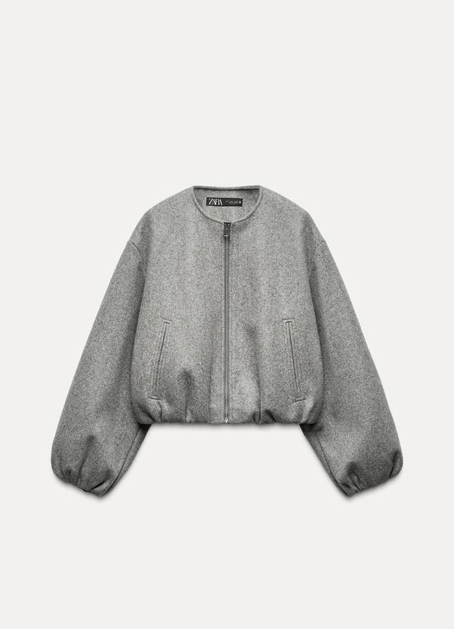 Chaqueta bomber en color gris de Zara.