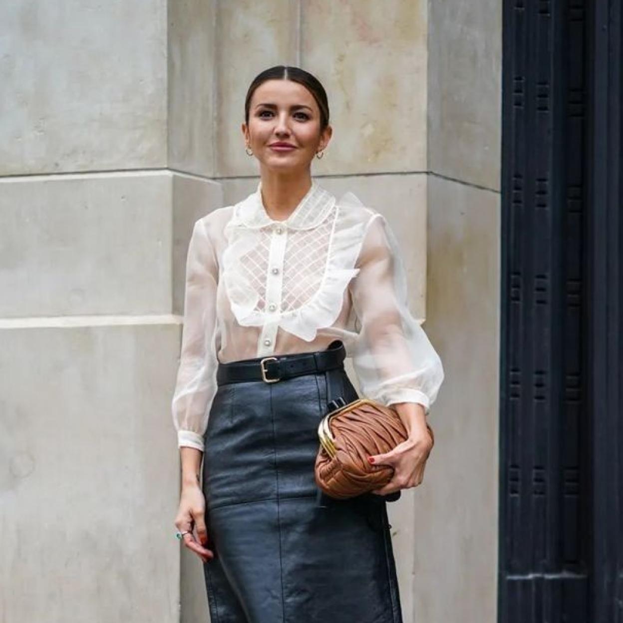 Influencer con camisa romántica/@ALEXANDRAPEREIRA