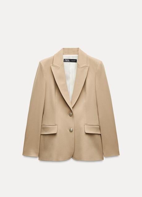 Americana beige de Zara (49,99 euros)