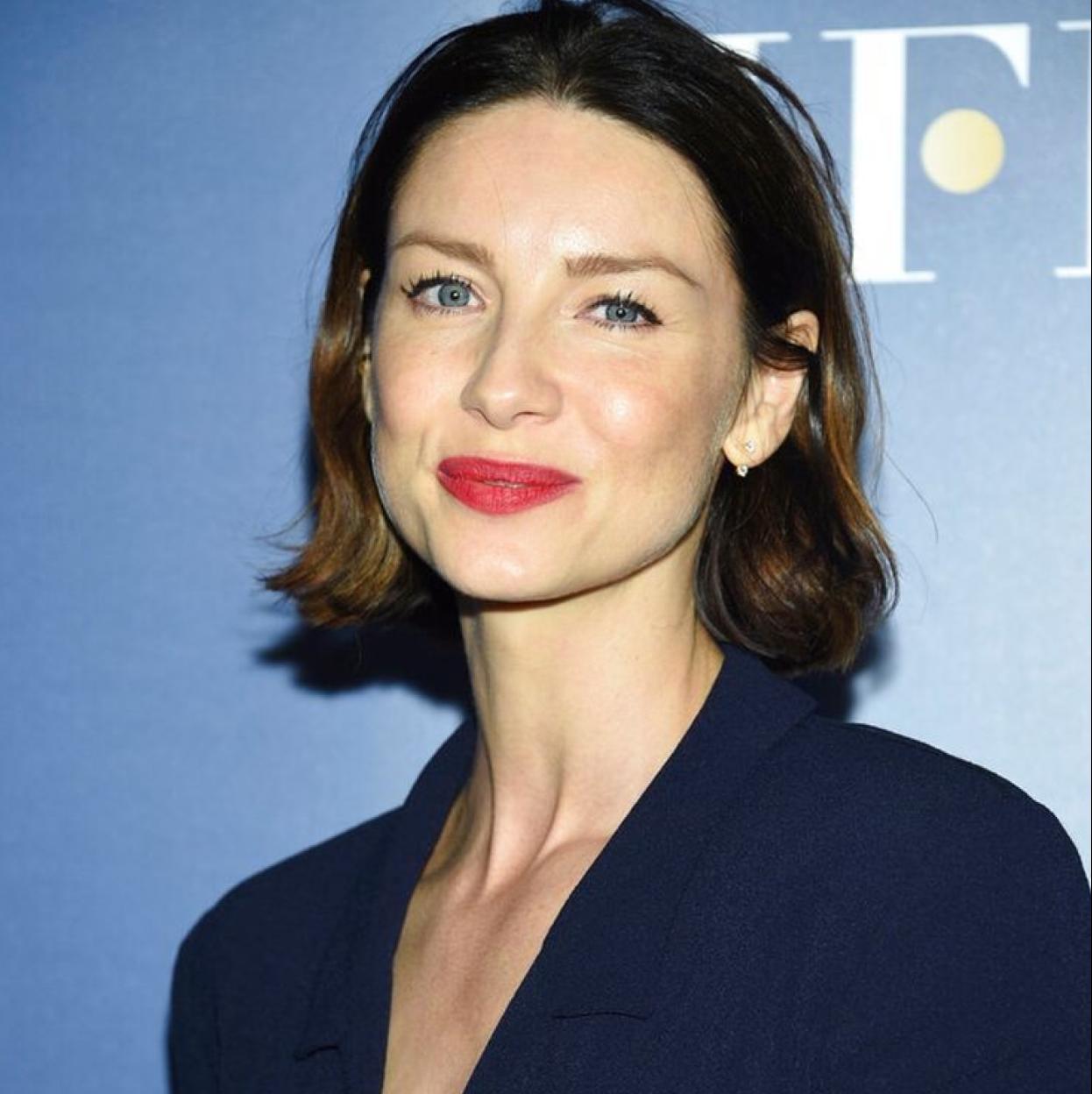 Caitriona Balfe con piel madura luminosa y tersa/@CAITRIONABALFE