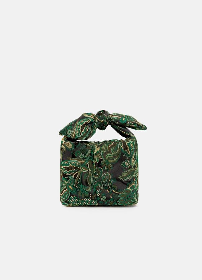 Bolso con estampado paisley de Laia Alen (215 euros).